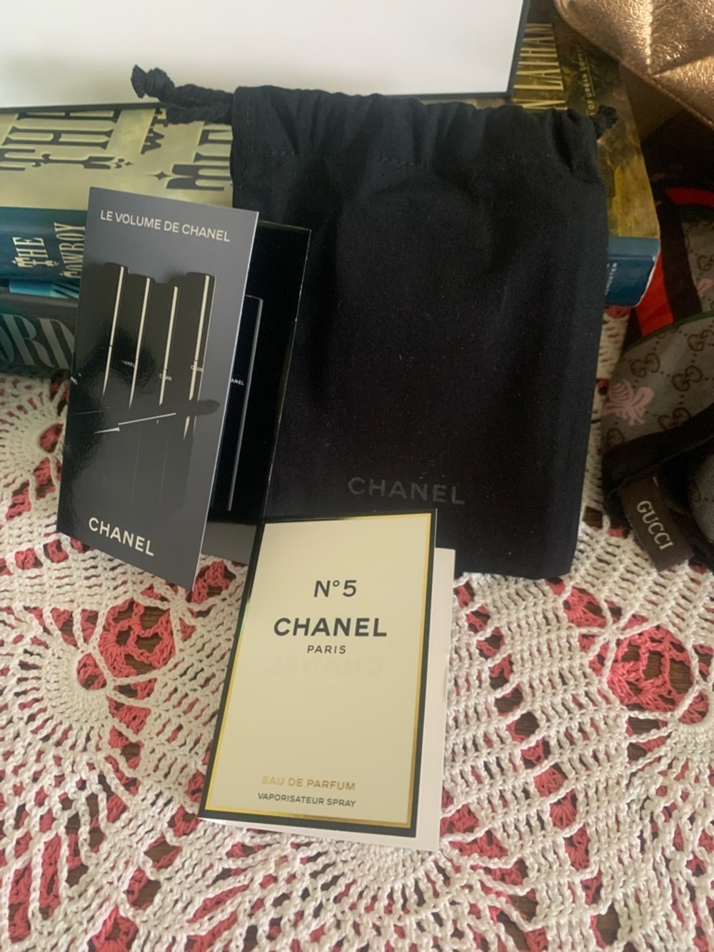 CHANEL Black Velvet Drawstring Pouch with N°5 and Le Volume Sample Cards